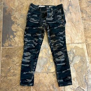 Pilcro Camo Corduroy pants, size 29